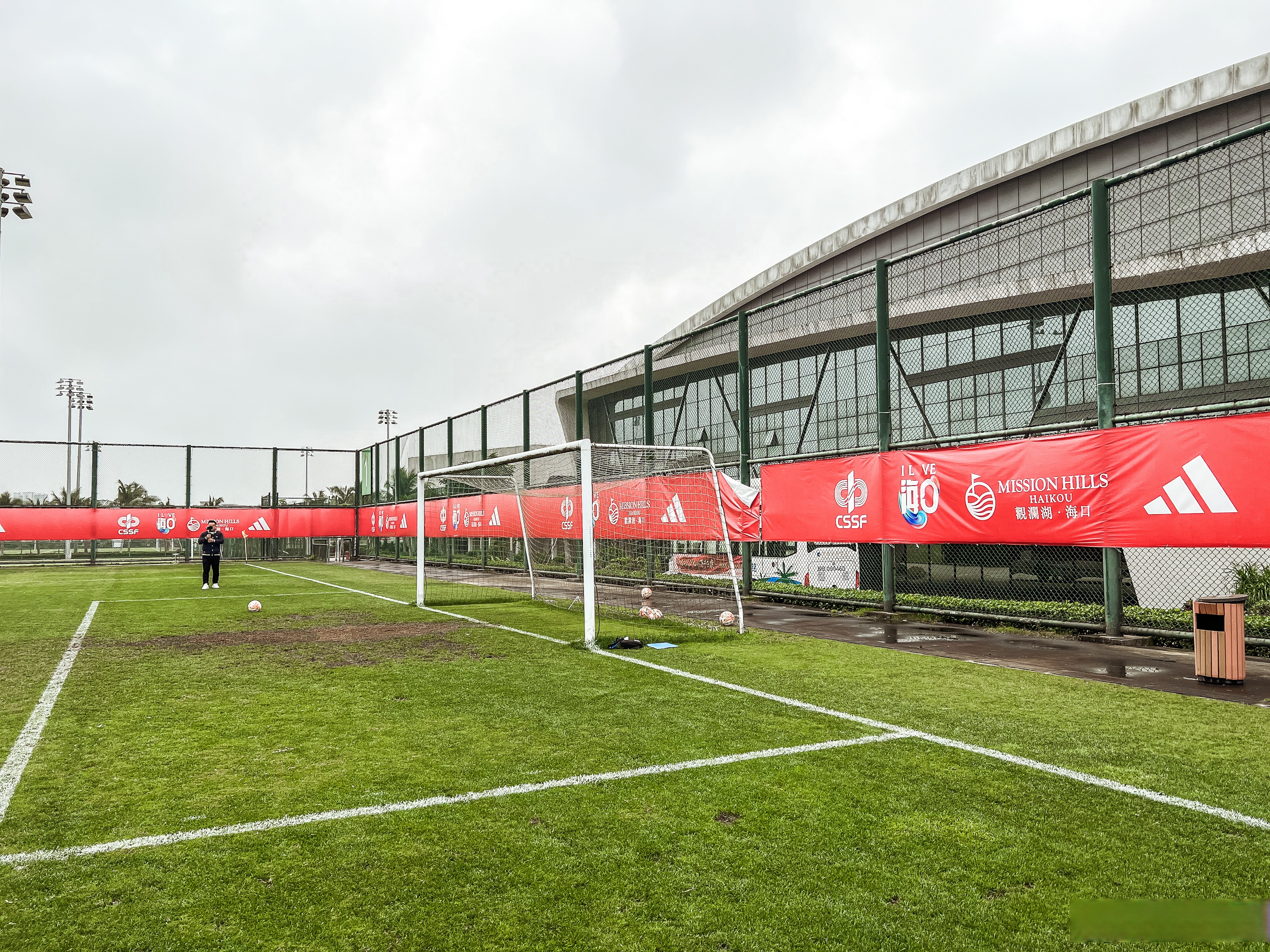 LEYU SPORTS中国官方网站-特色足球场馆在城市更新中成为新地标，带动文旅融合的简单介绍