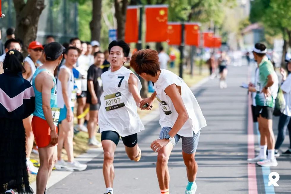 包含全市马拉松志愿者争霸赛，团队合作的力量的词条