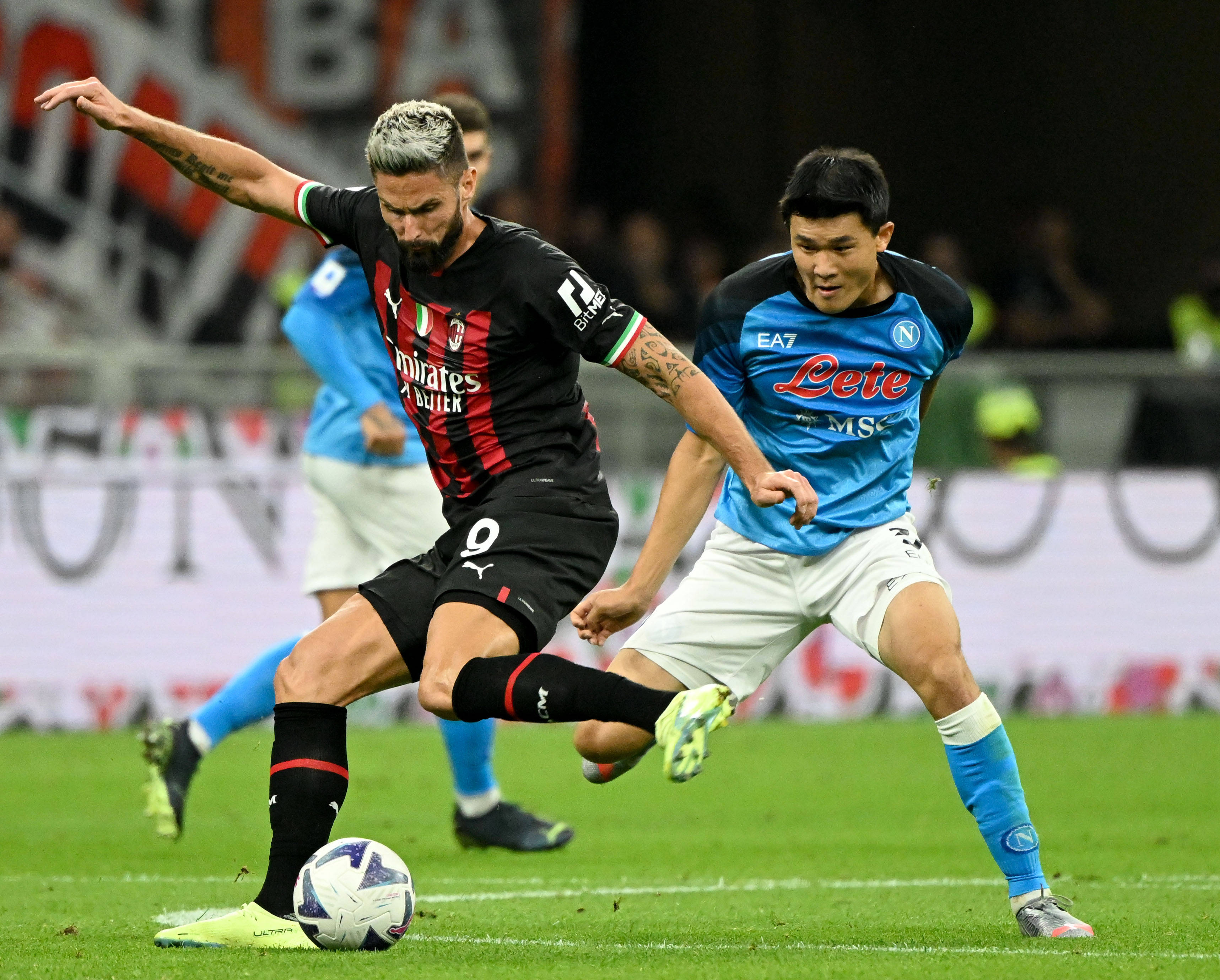 “意甲战况火爆,多支球队争夺前四名” “意甲战况火爆,多支球队争夺前四名”