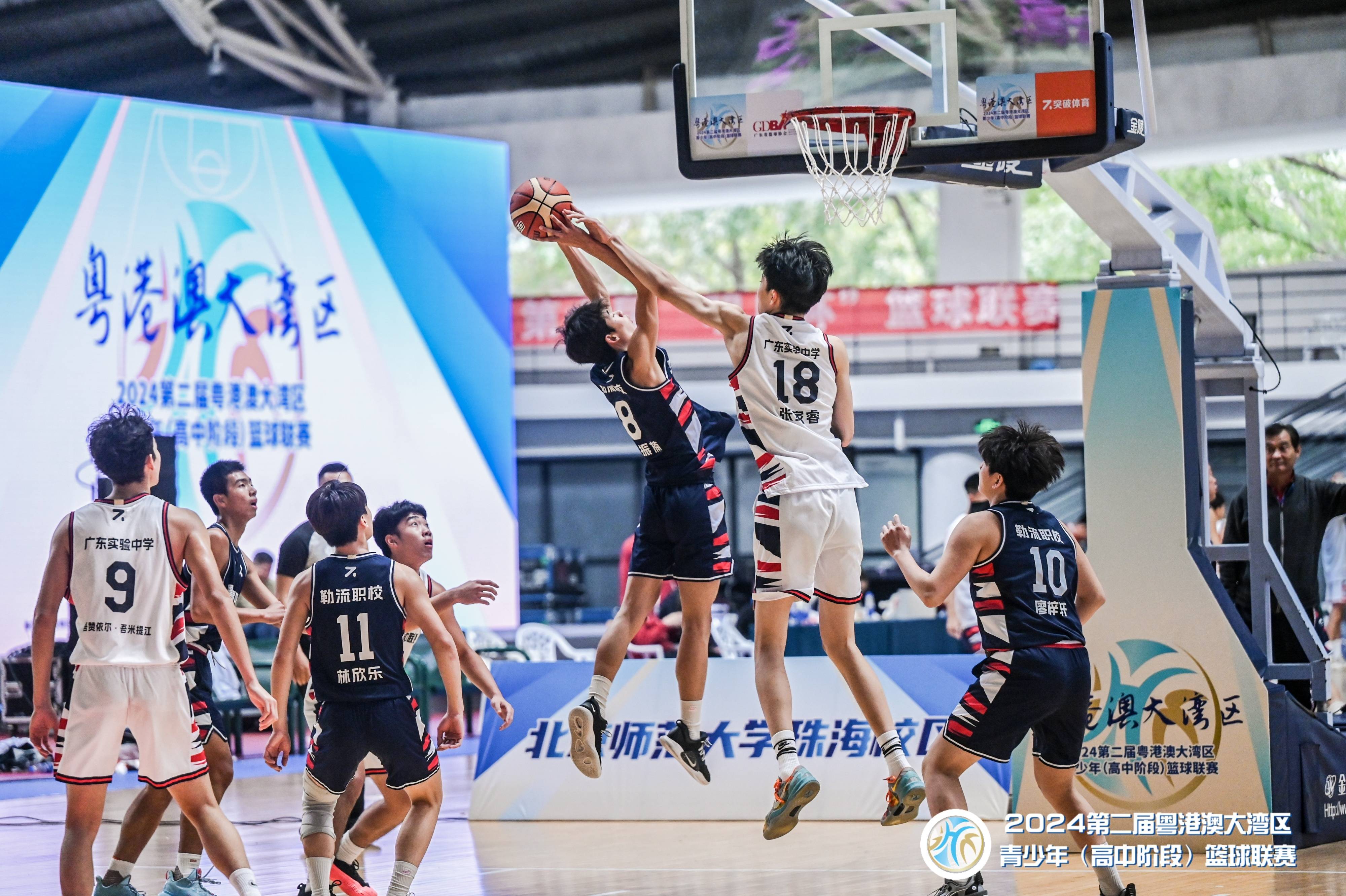 青少年“青春飞扬”篮球文化体验日在成都热情举行,推广体育文化的简单介绍 青少年“青春飞扬”篮球文化体验日在成都热情举行,推广体育文化的简单介绍