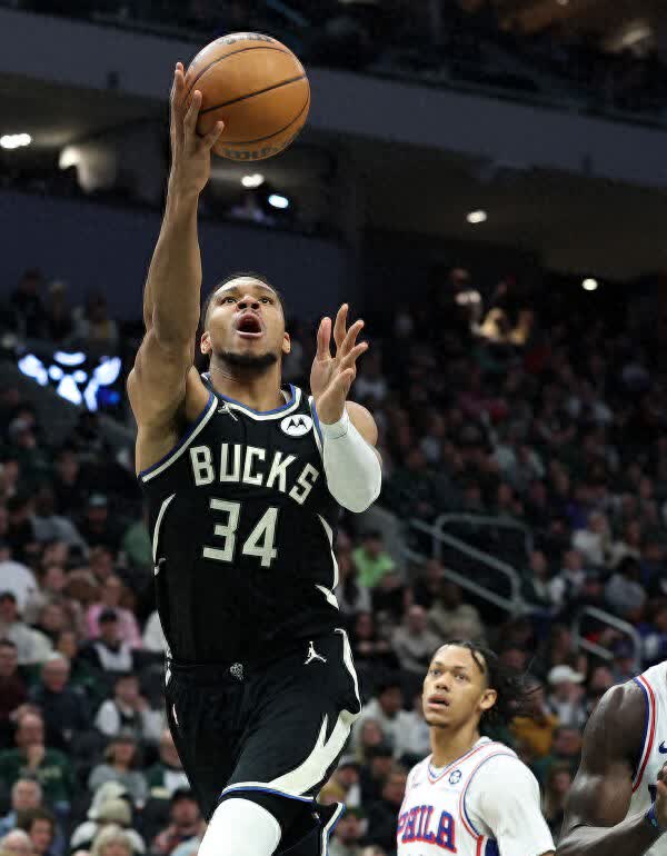 乐鱼体育：雄鹿队布登霍尔泽的调整：能否让球队重回巅峰？的简单介绍